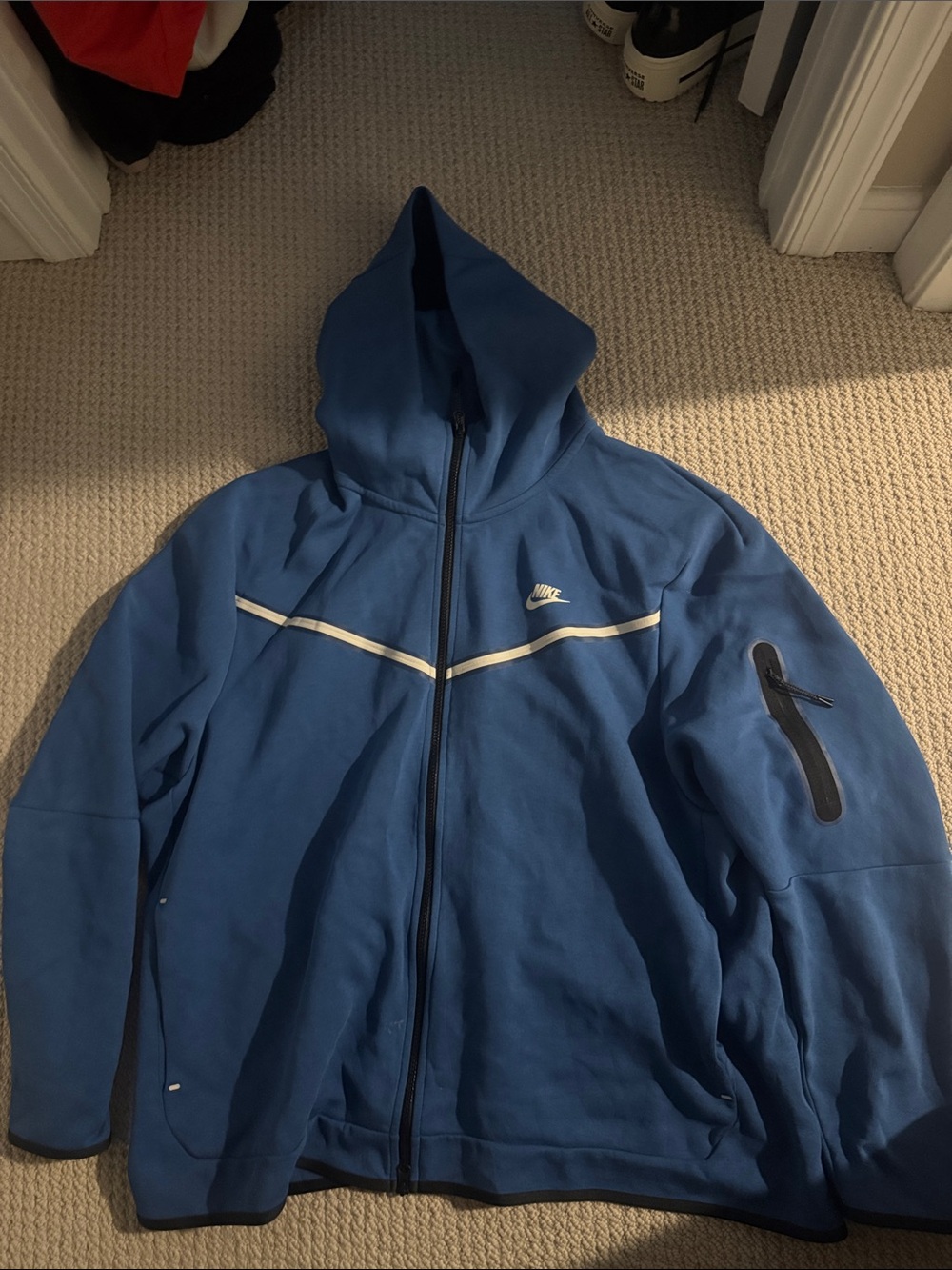 Nike Men's Blue Zip-Up Hooded Performance Jacket
